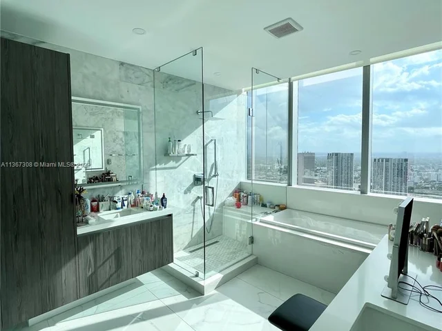 851 NE 1st Ave # 4702, Miami FL 33132