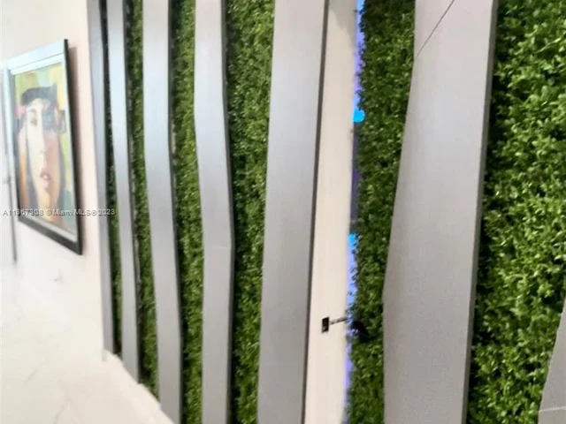 851 NE 1st Ave # 4702, Miami FL 33132