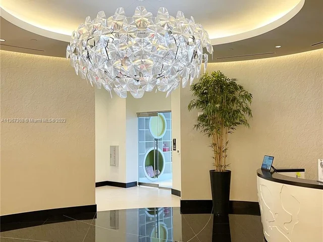 851 NE 1st Ave # 4702, Miami FL 33132