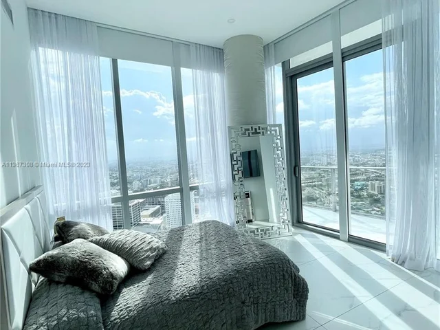 851 NE 1st Ave # 4702, Miami FL 33132