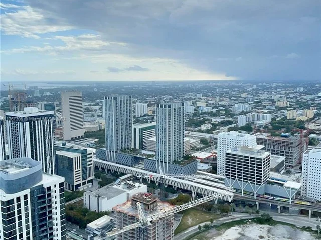 851 NE 1st Ave # 4702, Miami FL 33132