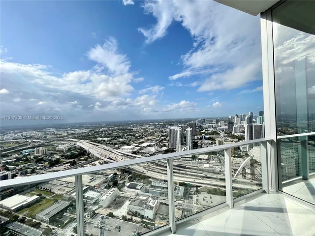 851 NE 1st Ave # 4702, Miami FL 33132