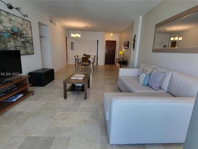 3801 S Ocean Dr # 10B, Hollywood FL 33019