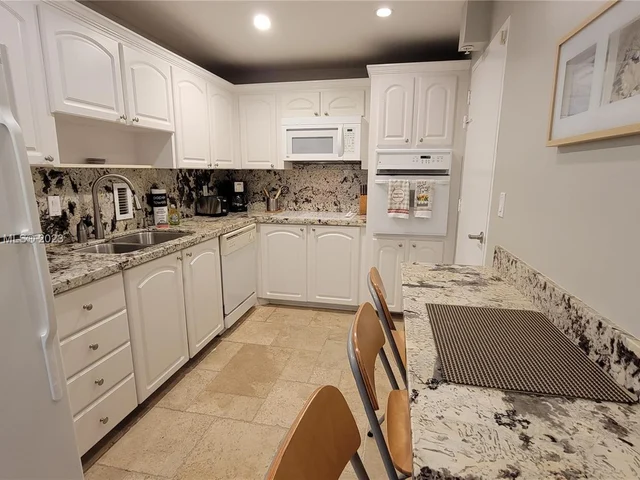 3801 S Ocean Dr # 10B, Hollywood FL 33019