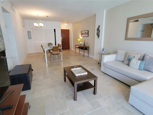 3801 S Ocean Dr # 10B, Hollywood FL 33019