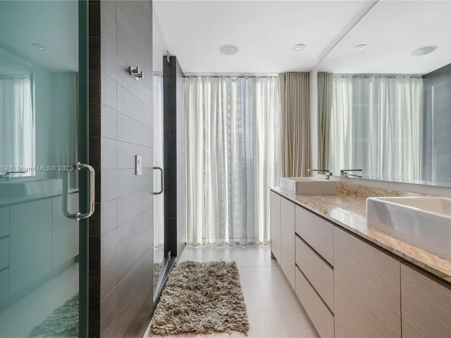 1040 Biscayne Blvd # 4607, Miami FL 33132