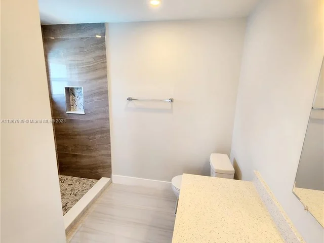 6466 NW 20th St, Margate FL 33063