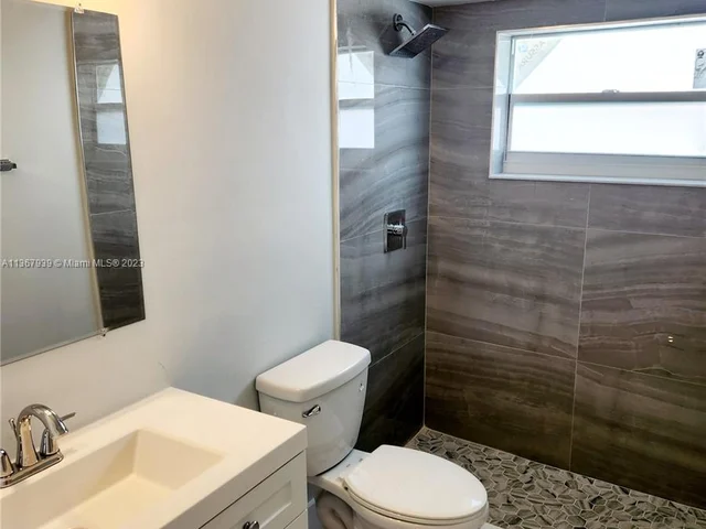 6466 NW 20th St, Margate FL 33063