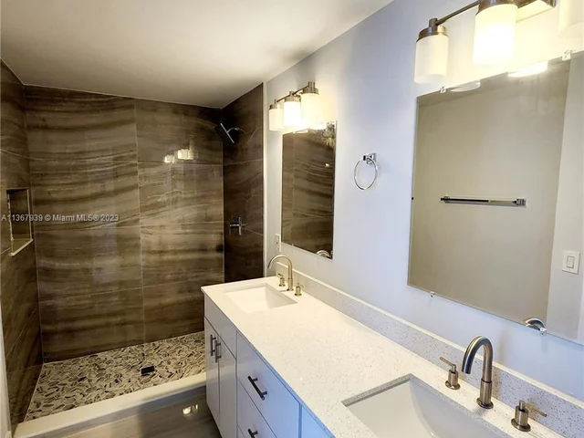 6466 NW 20th St, Margate FL 33063