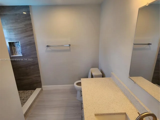 6466 NW 20th St, Margate FL 33063