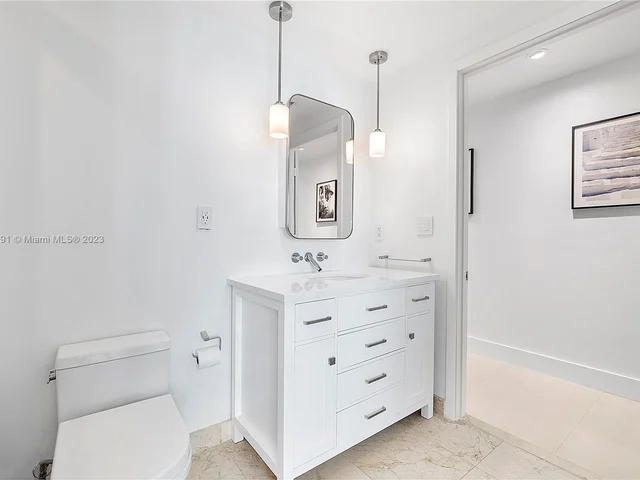 6000 Collins Ave # 527, Miami Beach FL 33140