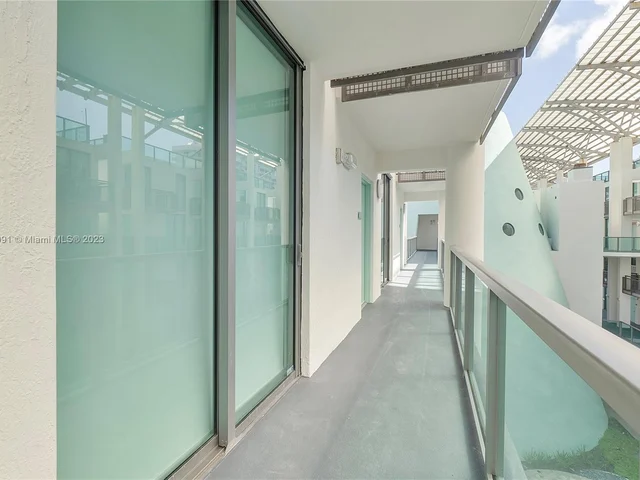 6000 Collins Ave # 527, Miami Beach FL 33140