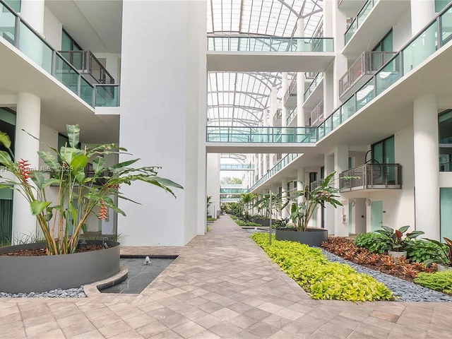 6000 Collins Ave # 527, Miami Beach FL 33140