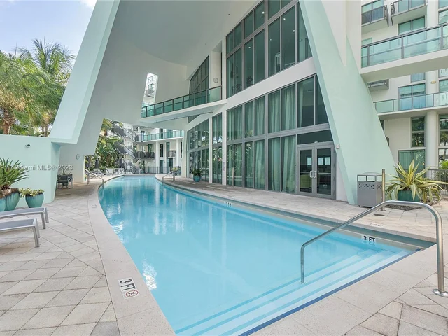 6000 Collins Ave # 527, Miami Beach FL 33140