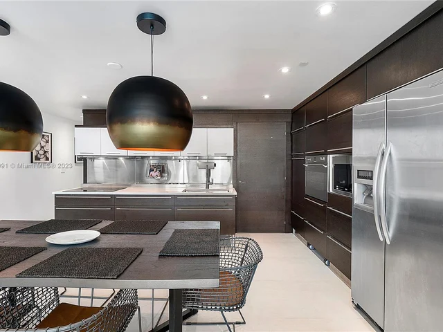 6000 Collins Ave # 527, Miami Beach FL 33140