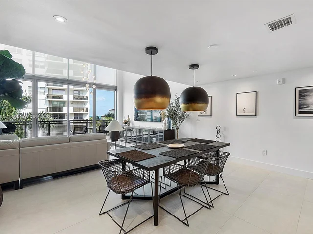 6000 Collins Ave # 527, Miami Beach FL 33140