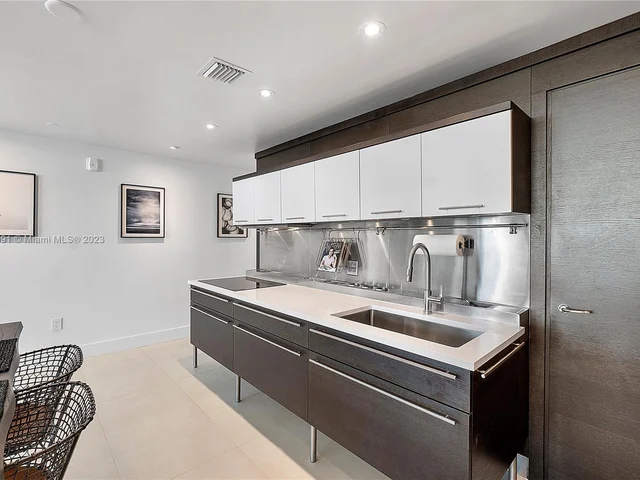 6000 Collins Ave # 527, Miami Beach FL 33140