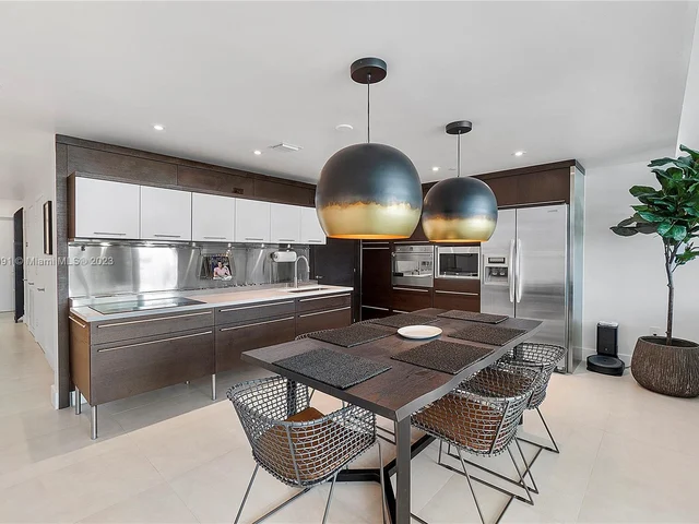 6000 Collins Ave # 527, Miami Beach FL 33140