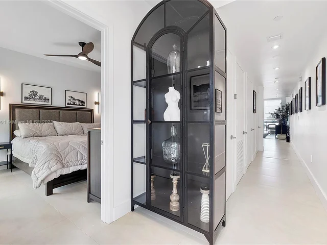 6000 Collins Ave # 527, Miami Beach FL 33140