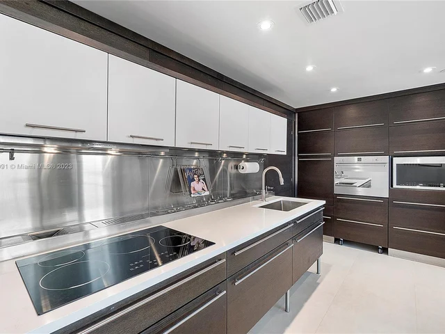 6000 Collins Ave # 527, Miami Beach FL 33140