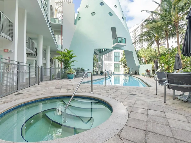 6000 Collins Ave # 527, Miami Beach FL 33140