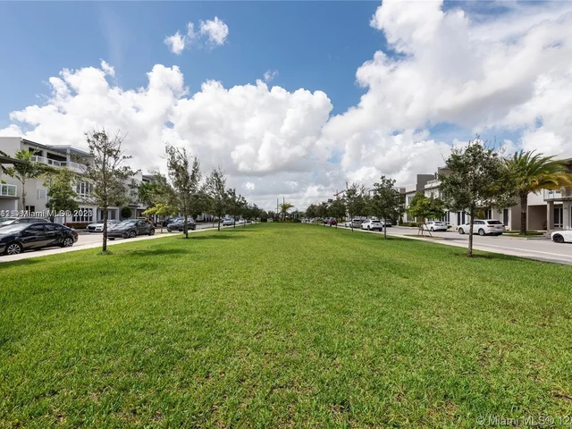 10415 NW 64th Ter, Doral FL 33178