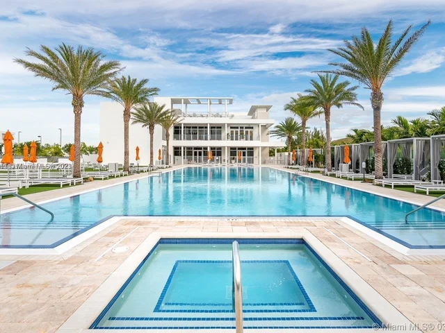 10415 NW 64th Ter, Doral FL 33178