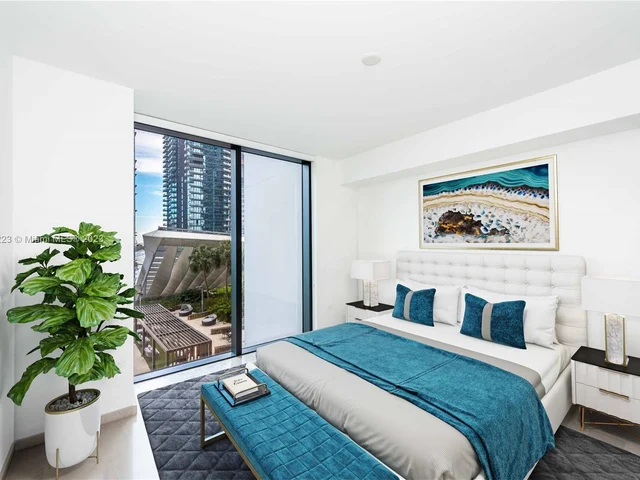 88 SW 7th St # 809, Miami FL 33130