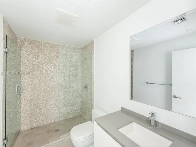 88 SW 7th St # 809, Miami FL 33130