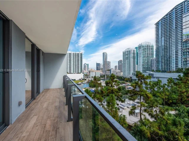 88 SW 7th St # 809, Miami FL 33130