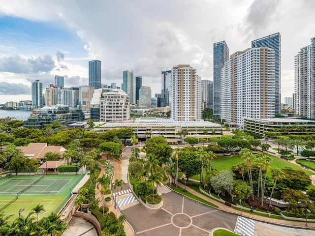 540 Brickell Key Dr # 1413, Miami FL 33131