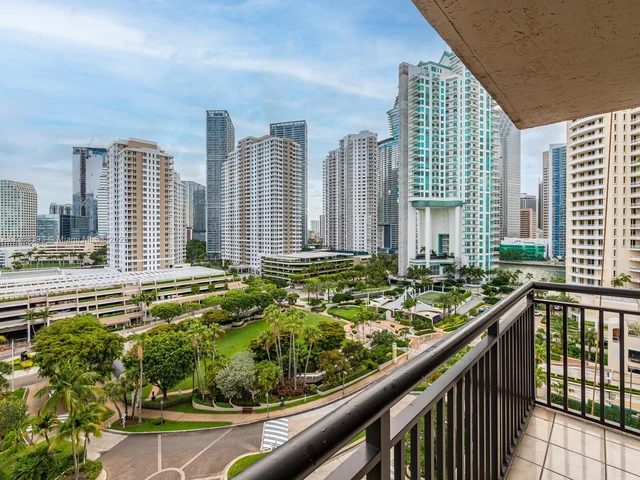 540 Brickell Key Dr # 1413, Miami FL 33131