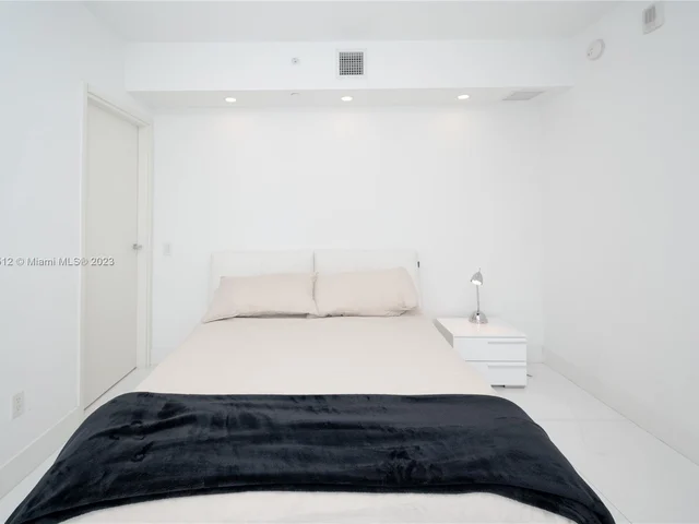 1300 Brickell Bay Dr # 3508, Miami FL 33131