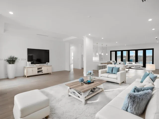 18321 SW 224th St, Miami FL 33170