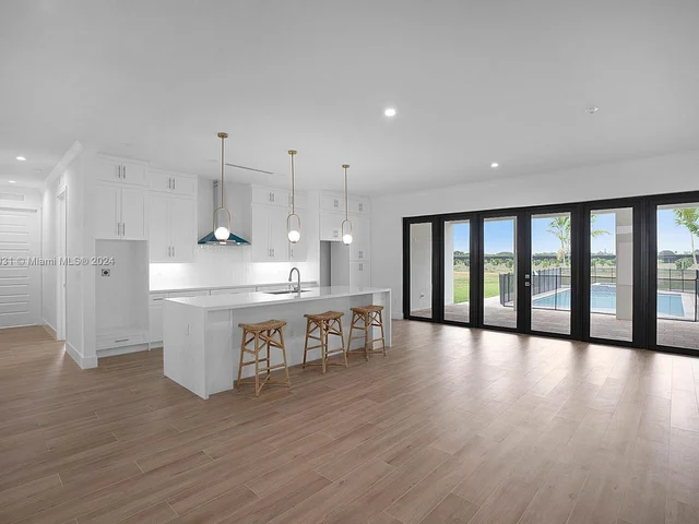 18321 SW 224th St, Miami FL 33170