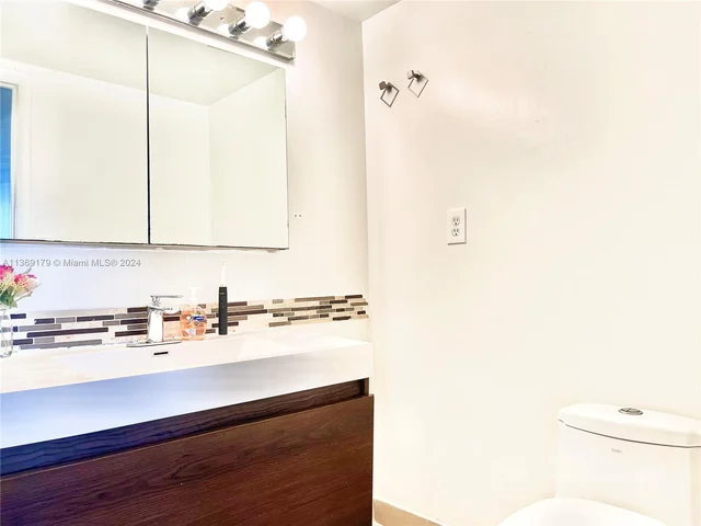 2780 NE 183rd St # 409, Aventura FL 33160