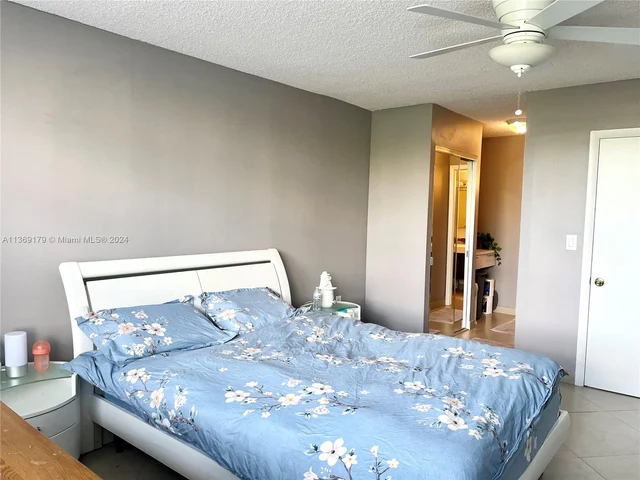 2780 NE 183rd St # 409, Aventura FL 33160