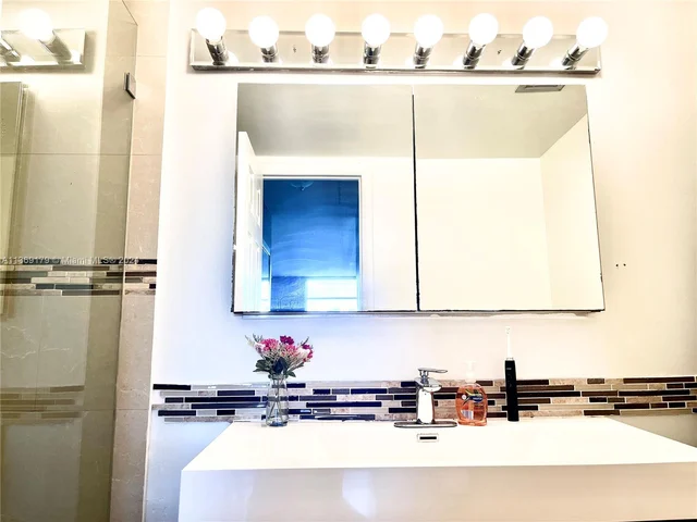 2780 NE 183rd St # 409, Aventura FL 33160