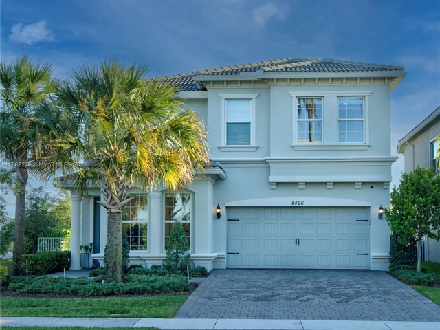 4426 Greenway Dr, Hollywood FL 33021