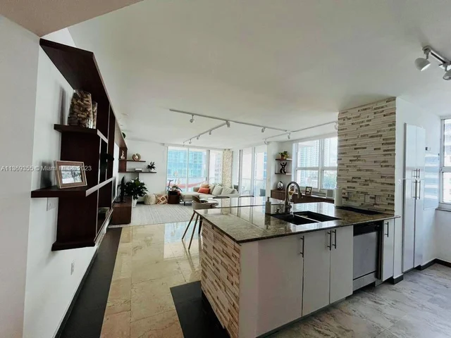 1155 Brickell Bay Dr # 1402, Miami FL 33131