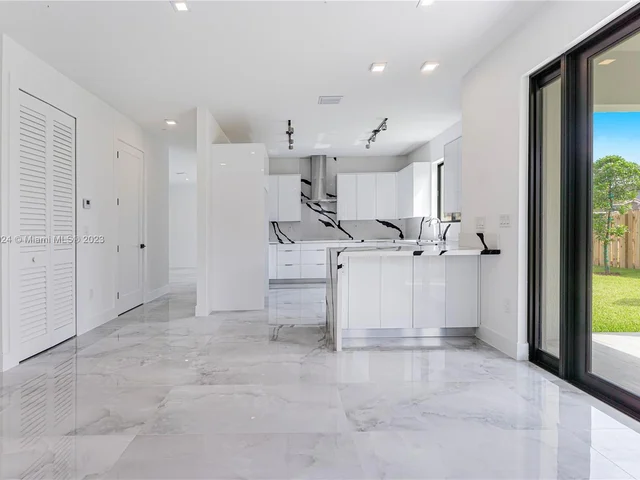 1605 SW 145 Ave, Miami FL 33175