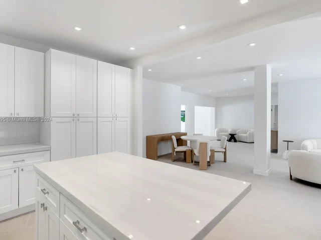 9451 E Broadview Dr unit 1 # 1, Bay Harbor Islands FL 33154