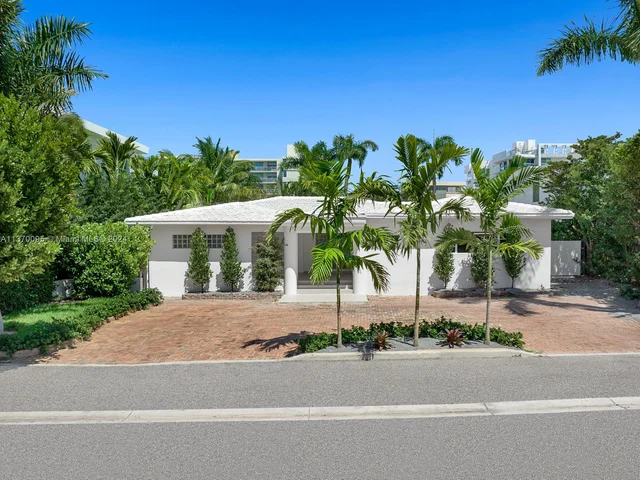 9451 E Broadview Dr unit 1 # 1, Bay Harbor Islands FL 33154