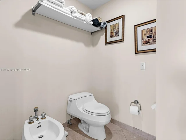 789 Crandon Blvd # 1005, Key Biscayne FL 33149