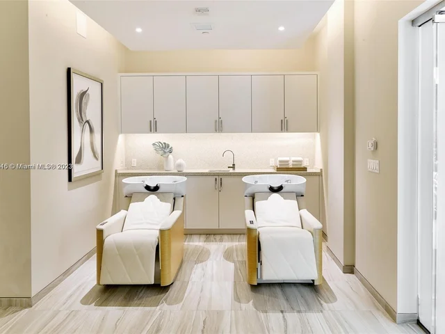 789 Crandon Blvd # 1005, Key Biscayne FL 33149