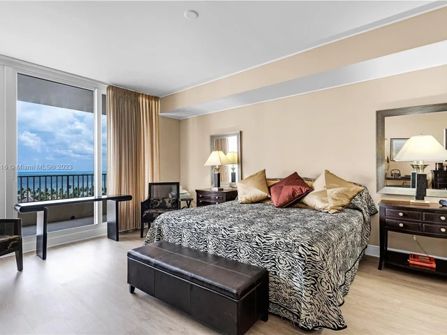 789 Crandon Blvd # 1005, Key Biscayne FL 33149