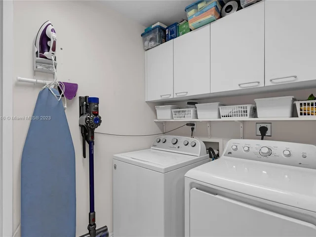 789 Crandon Blvd # 1005, Key Biscayne FL 33149