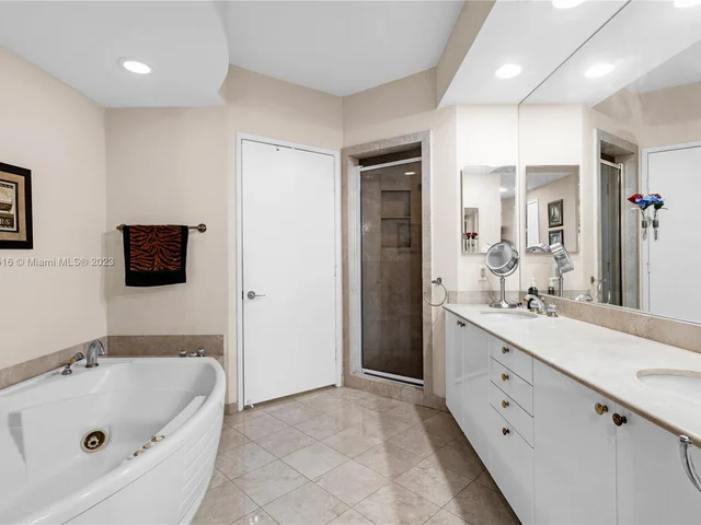 789 Crandon Blvd # 1005, Key Biscayne FL 33149