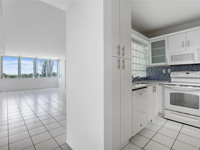 8233 Harding Ave # 502, Miami Beach FL 33141