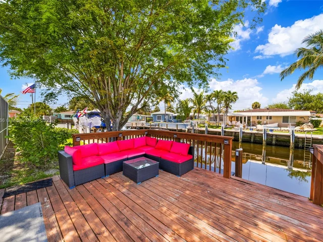 31 SE 12th St, Pompano Beach FL 33060